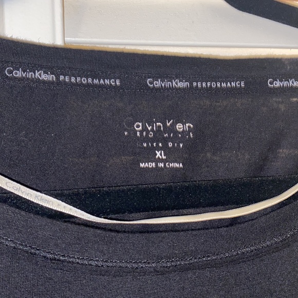 Calvin Klein shirt bought in TJ Maxx three years ago, very little wear - Picture 3 of 3